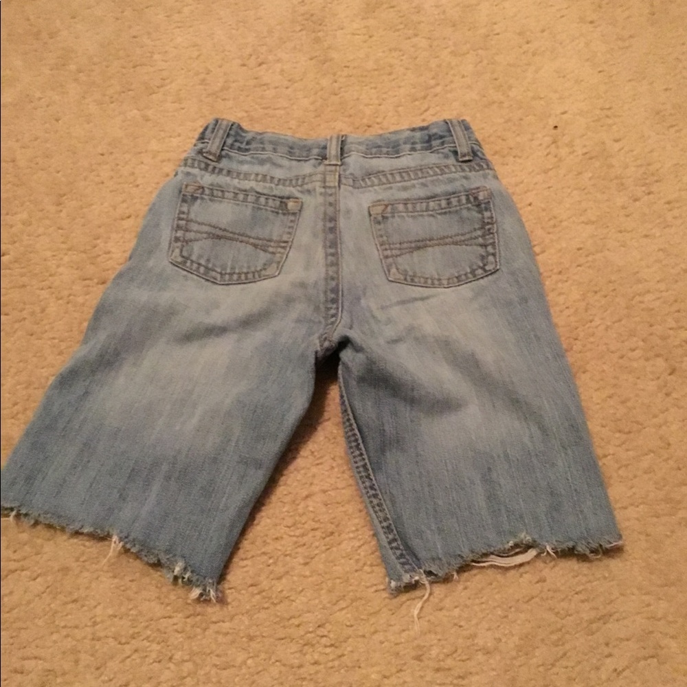 Arizona Cut-Off Shorts - Picture 2 of 3